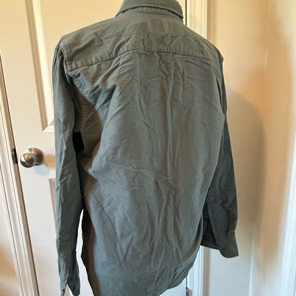 Abercrombie and Fitch long sleeve button up collared shirt - Picture 3 of 4